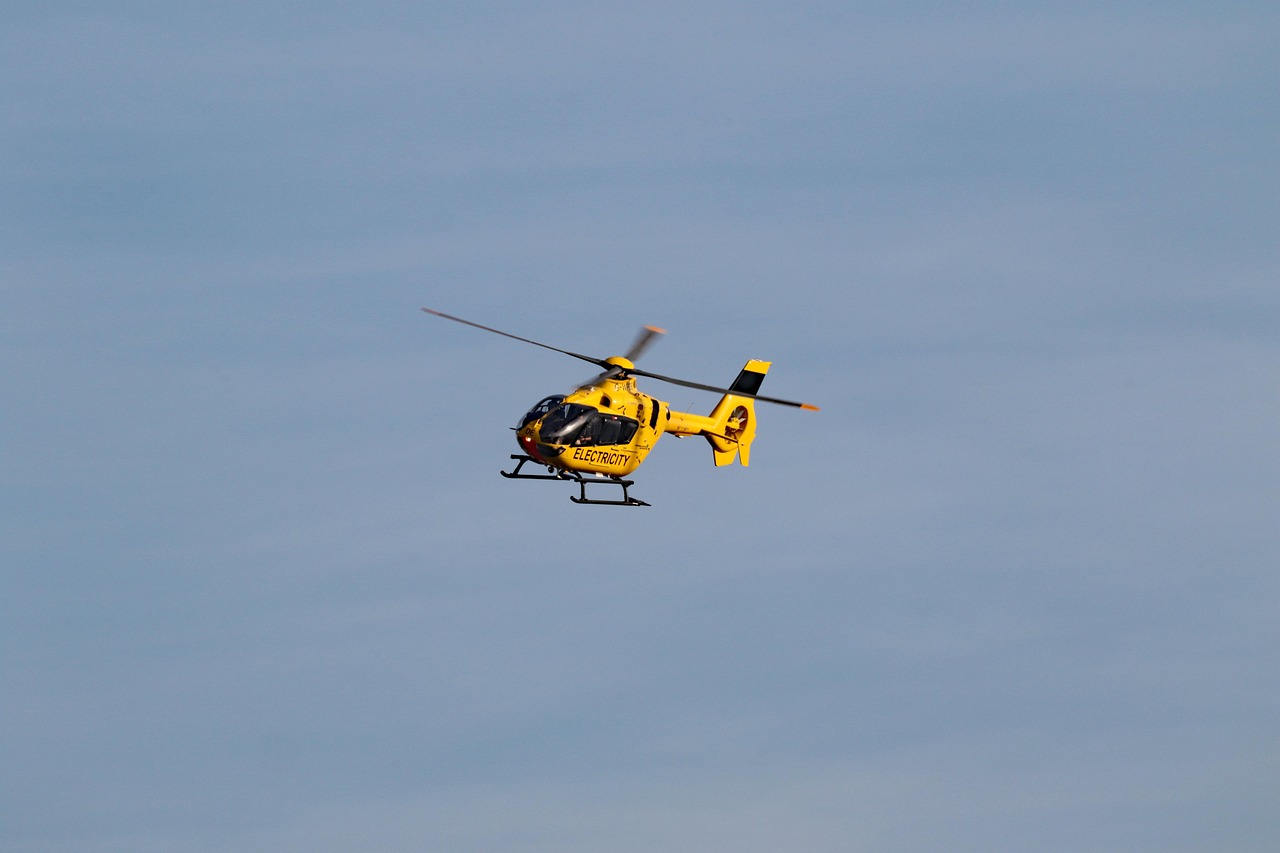 helicopter, low flying, flying, aircraft, rotor, aviation, flight, low, aerial, nature, fly, air, transport, pilot, landscape, outdoors, plane, transportation, copter, sky